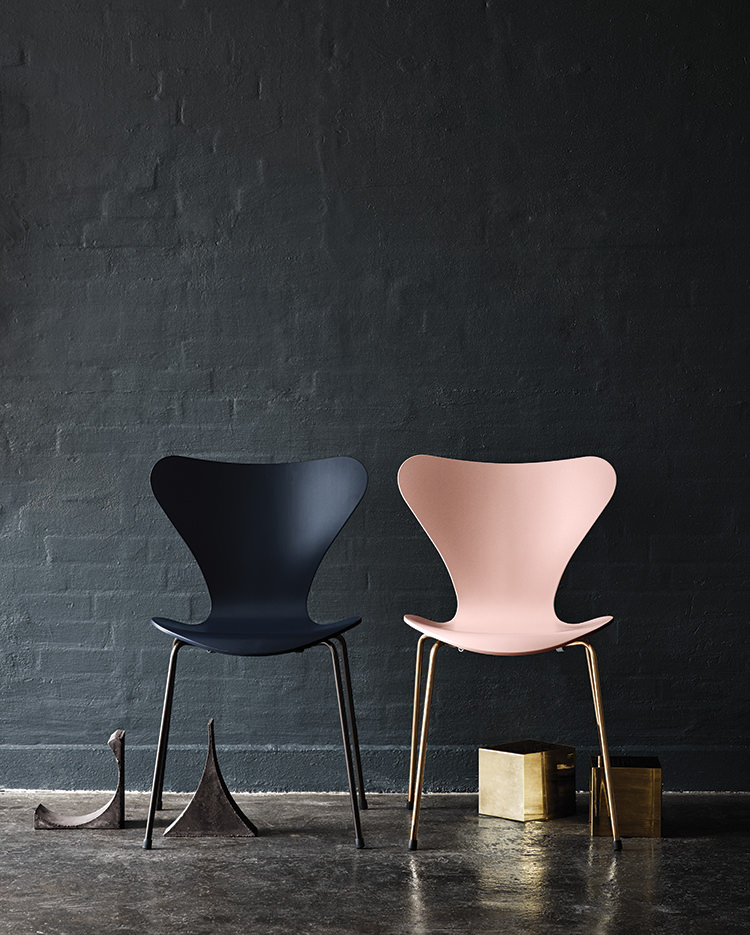 In/Out - OUT/ABOUT: Anniversary Series 7 Chair - Fritz Hansen 