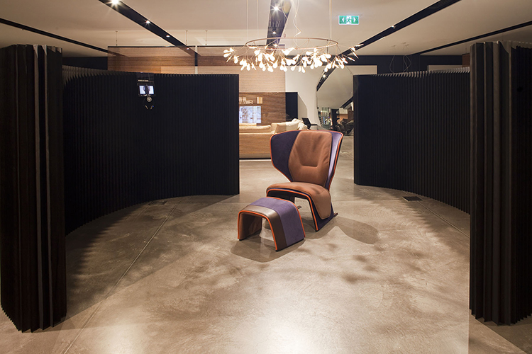 In/Out: Cassina Returns to Space